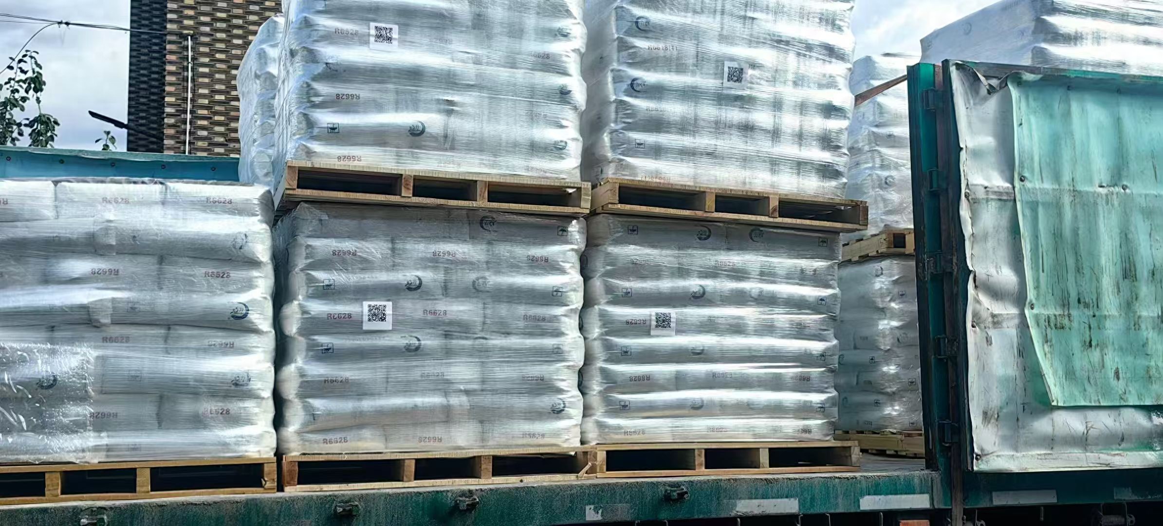 钛白粉在皮革制造中的关键作用与工艺解析